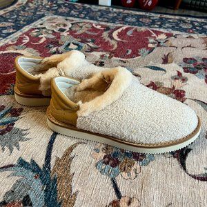 Sanuk Cozy Vibe Eco Shearling Slippers (NEW! NWT!) Never Worn!